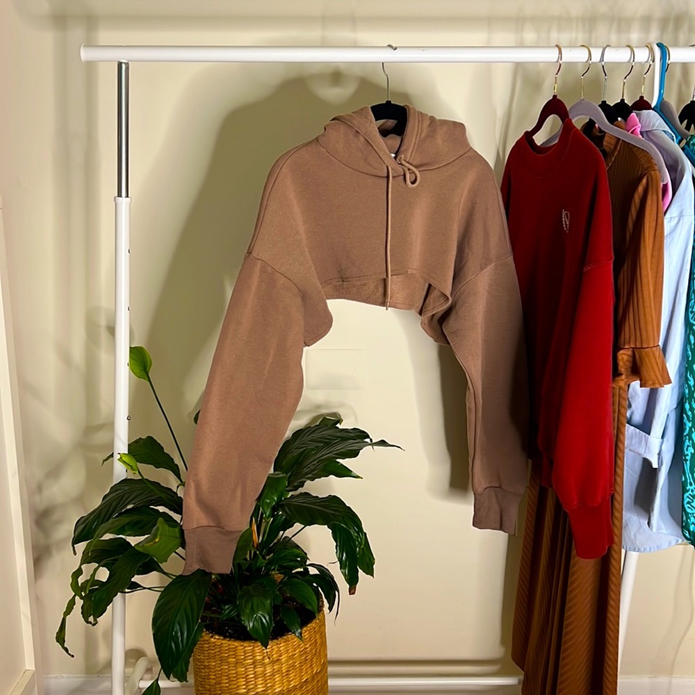 Super chic half hoodie perfect for fall